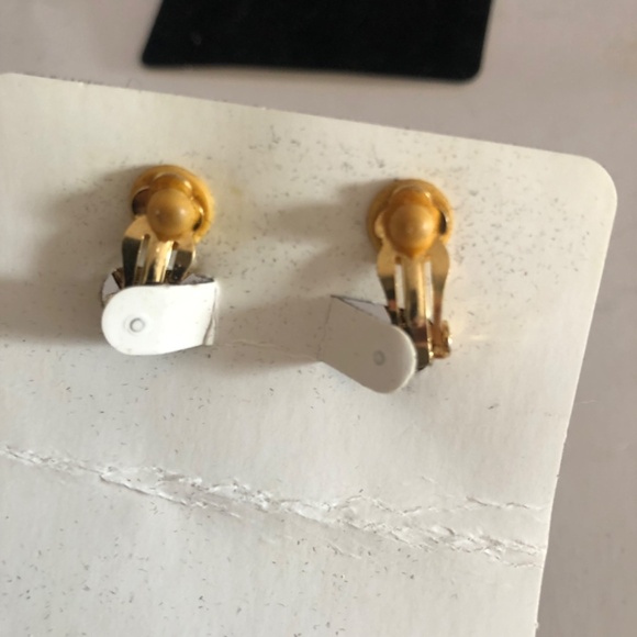 Three sets of vintage clip on earrings. Can be worn togeather or separate. - Picture 5 of 8